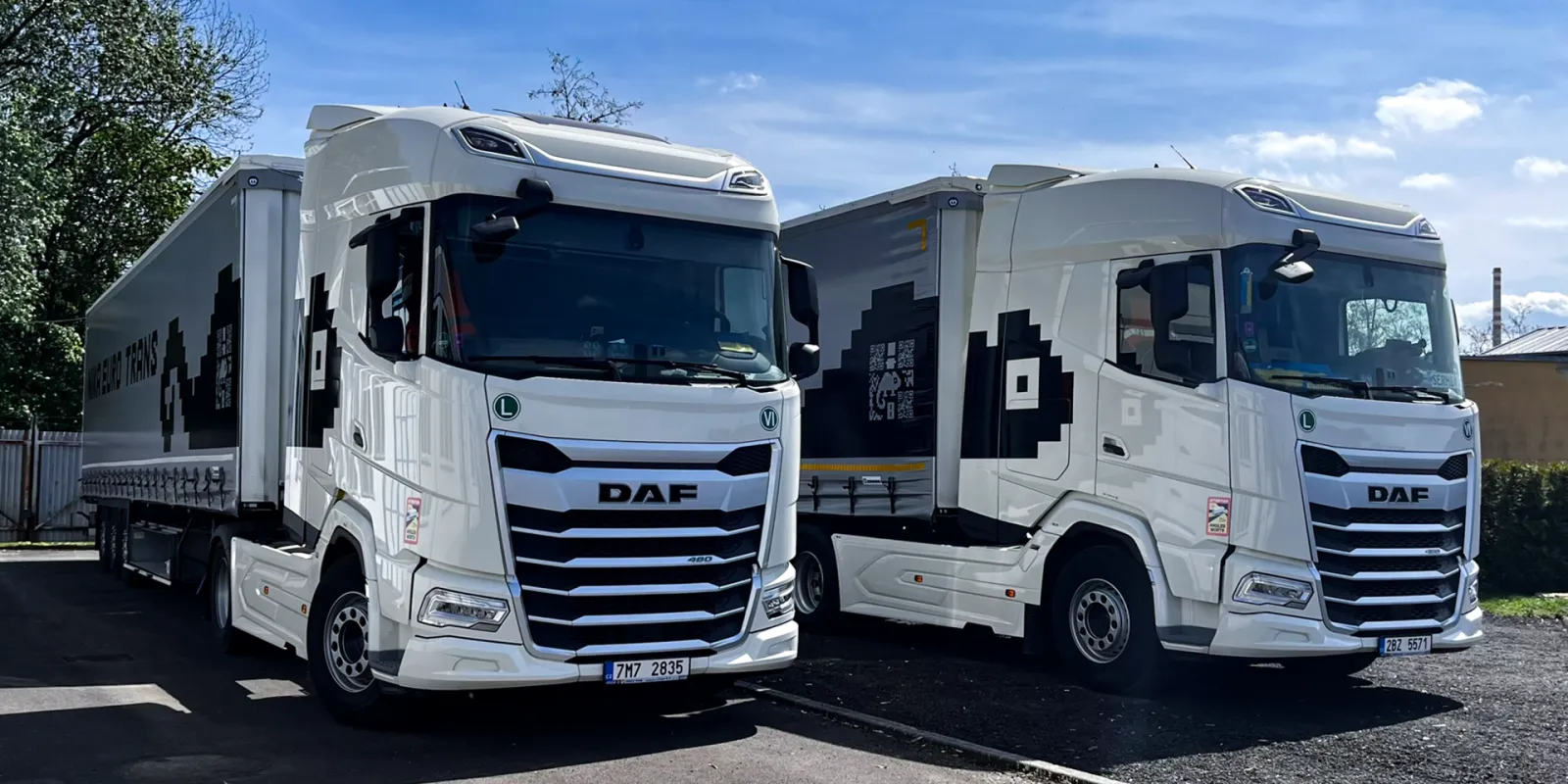 2_volvo_truck_photo